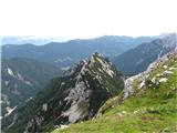 Zadnje Robičje 1930m,kjer sem že lomastil skozi borovje rušja